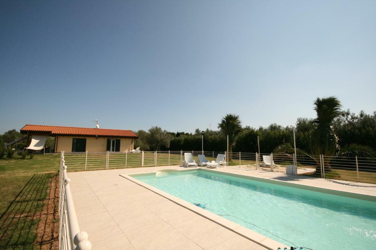 Due Casette Con Piscina 카스타니에토카르두치 외부 사진