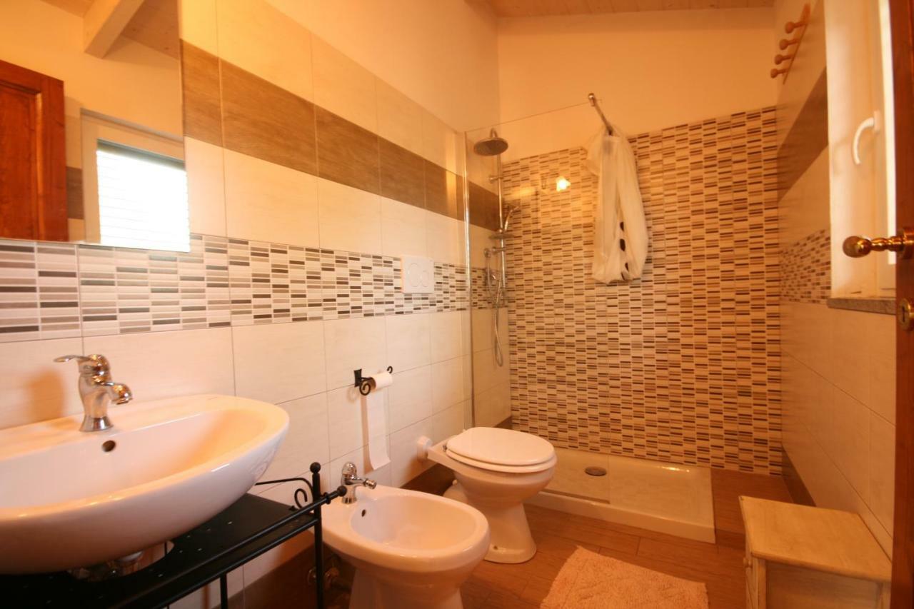 Due Casette Con Piscina 카스타니에토카르두치 외부 사진